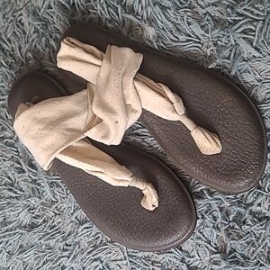 Tan Sanuk Sandals Size 8
